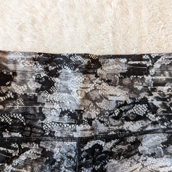 Wunder Under 23" Leggings - Picture 4 of 4